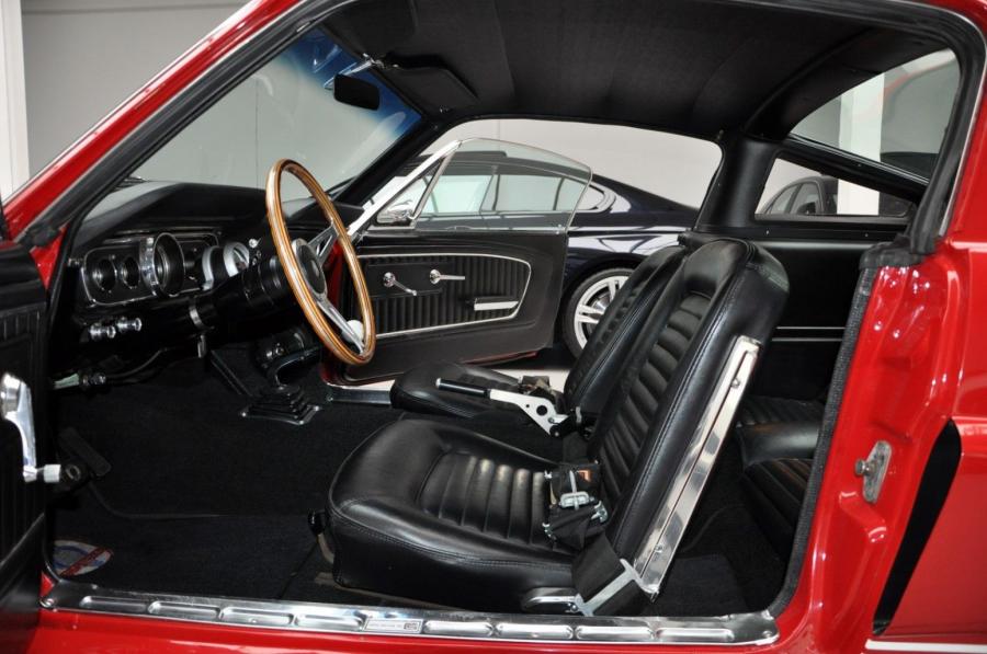 Интерьер Shelby GT350 Tribute Edition 1965 года  (фото 38 из 46)